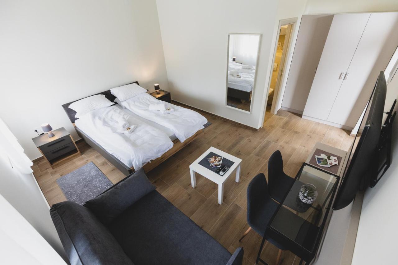 Aparthotel Vila Guliver à Palić Extérieur photo